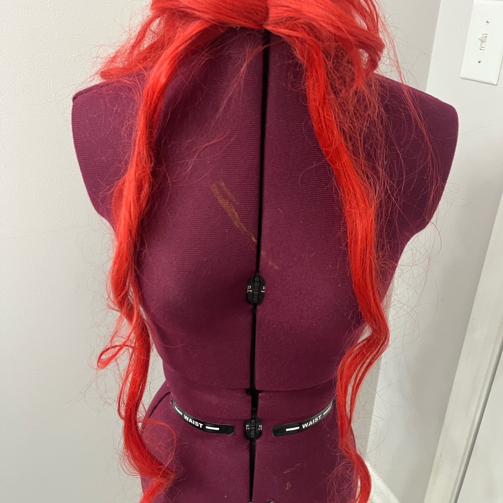 Multiple Wigs - Picture 2 of 8